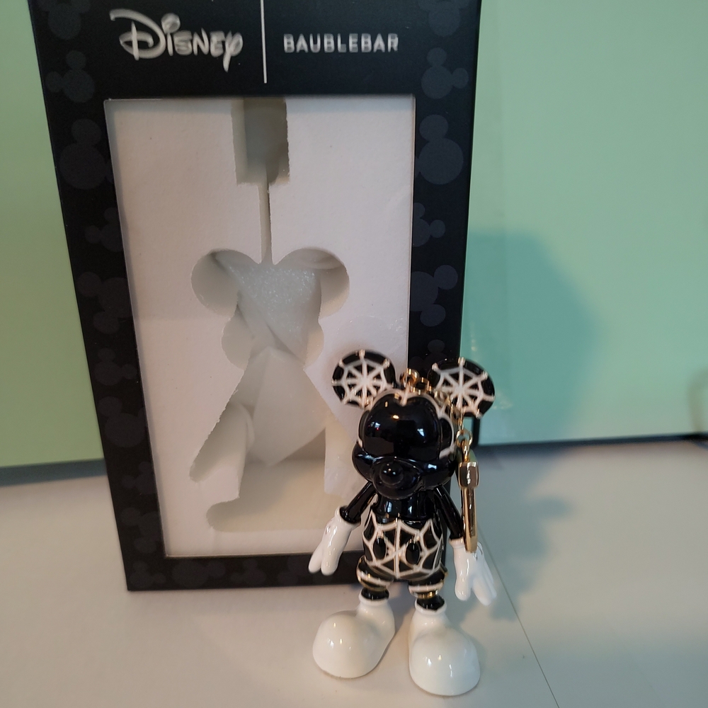 BaubleBar Disney Black and White Key Holder